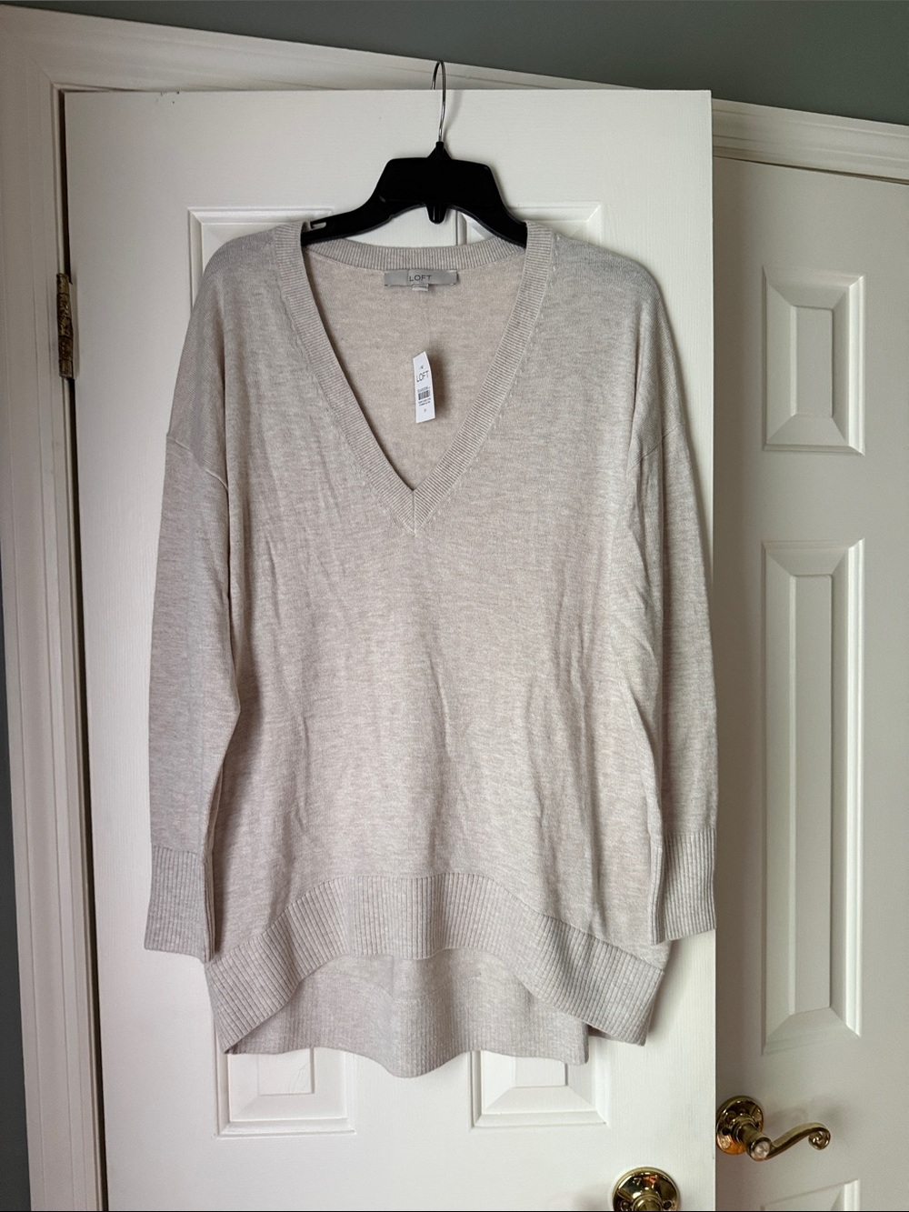 LOFT Women's Beige V-Neck Lightweight Sweater